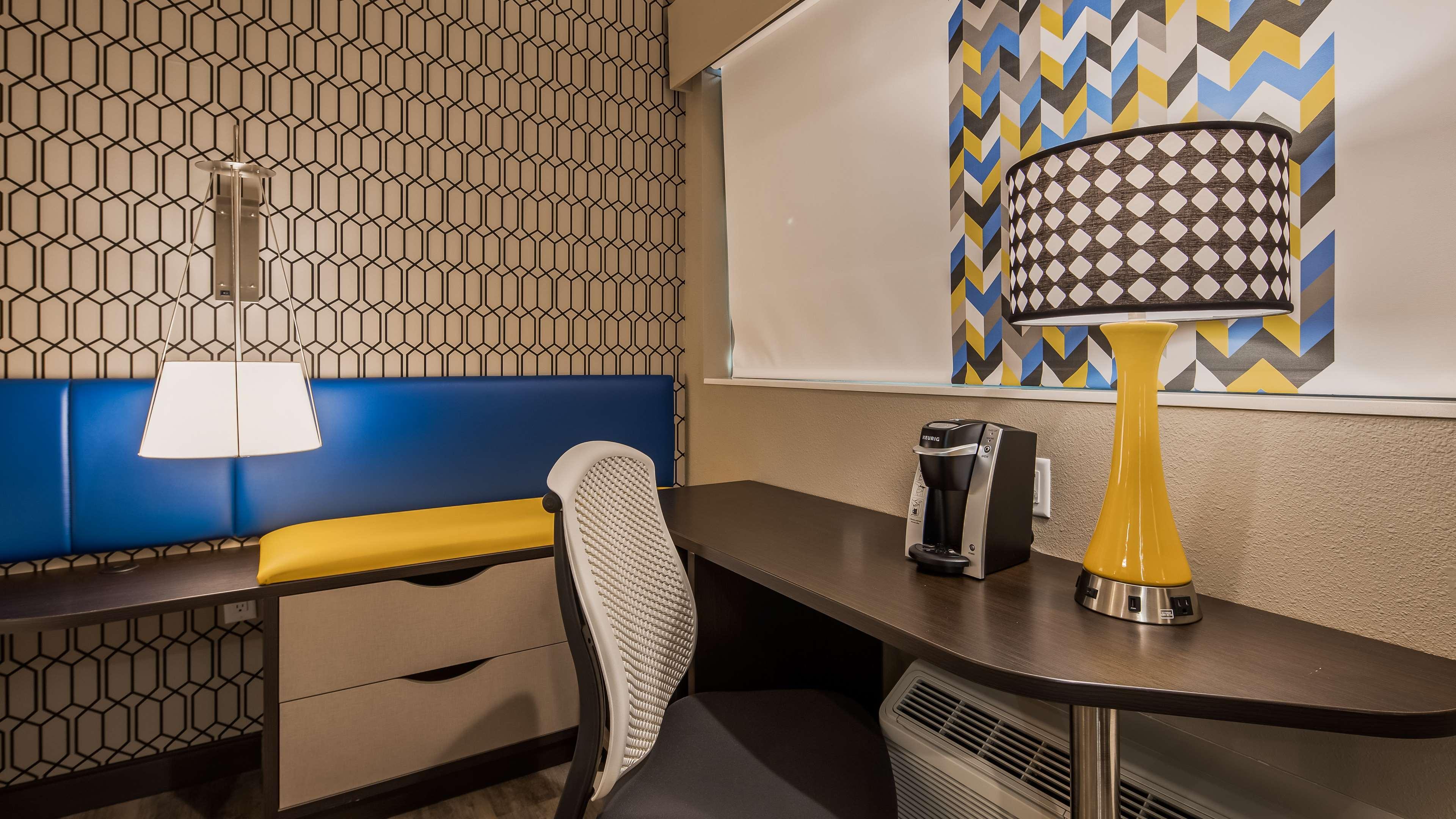 Glo Best Western Tulsa-Catoosa East Route 66 Eksteriør bilde
